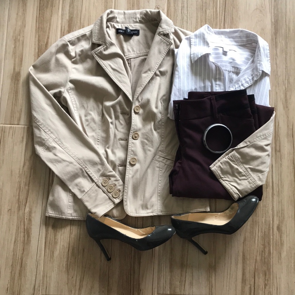 NY&Co single-breasted khaki suit jacket Size 2